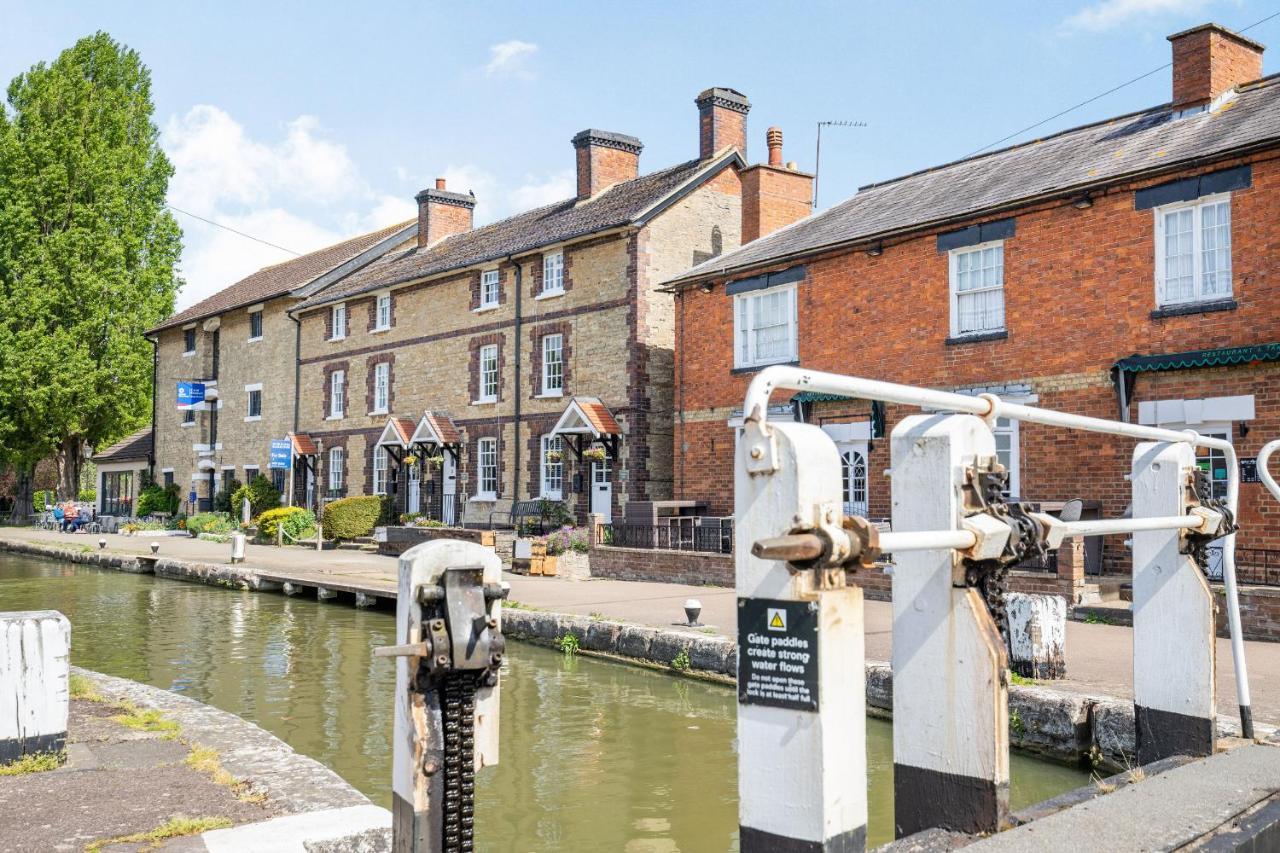 4 Canalside Cottages 토우세스터 외부 사진